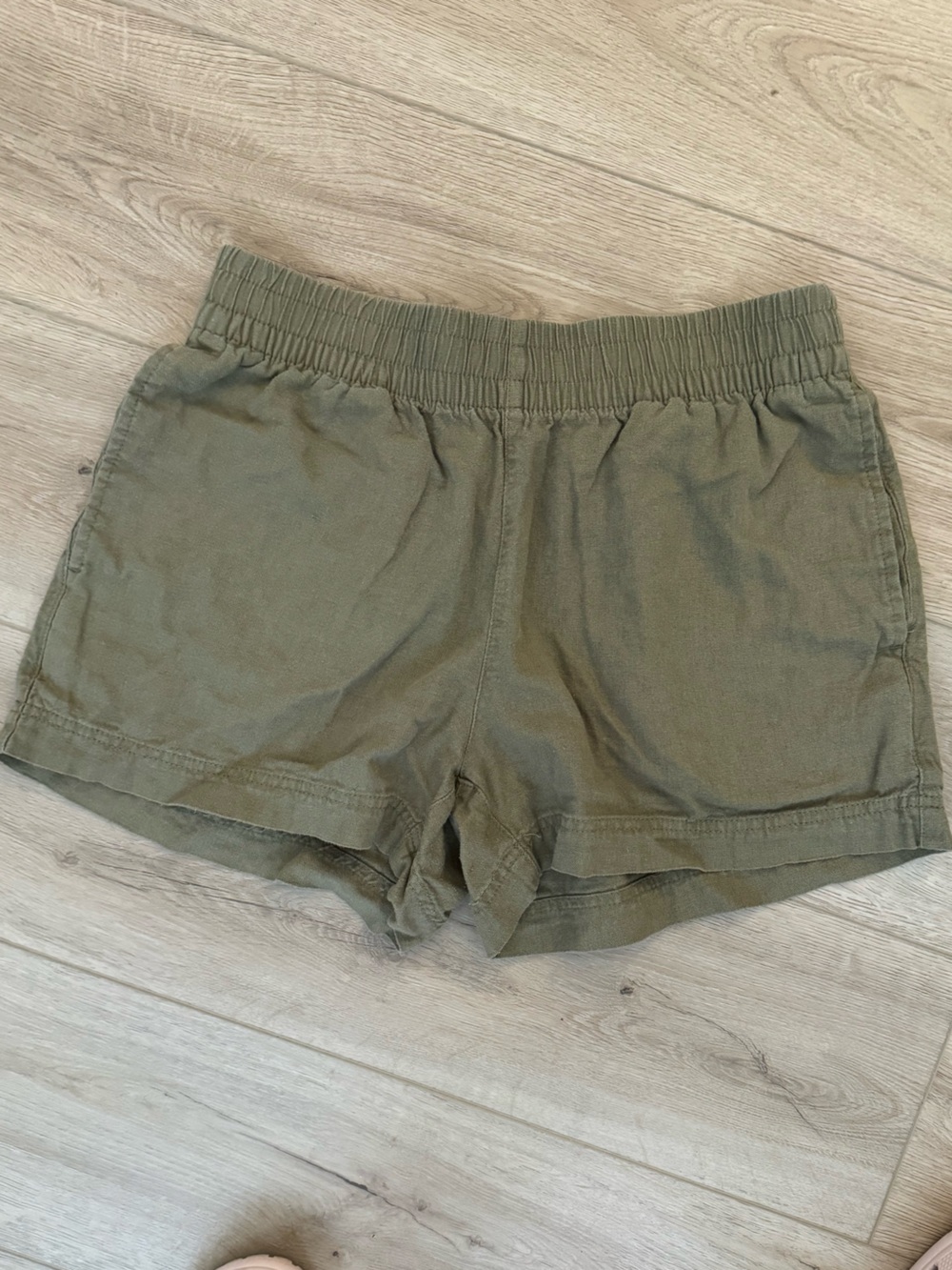 High-waisted linen blend shorts